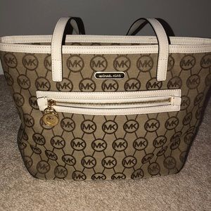 Michael Kors Kempton Handbag